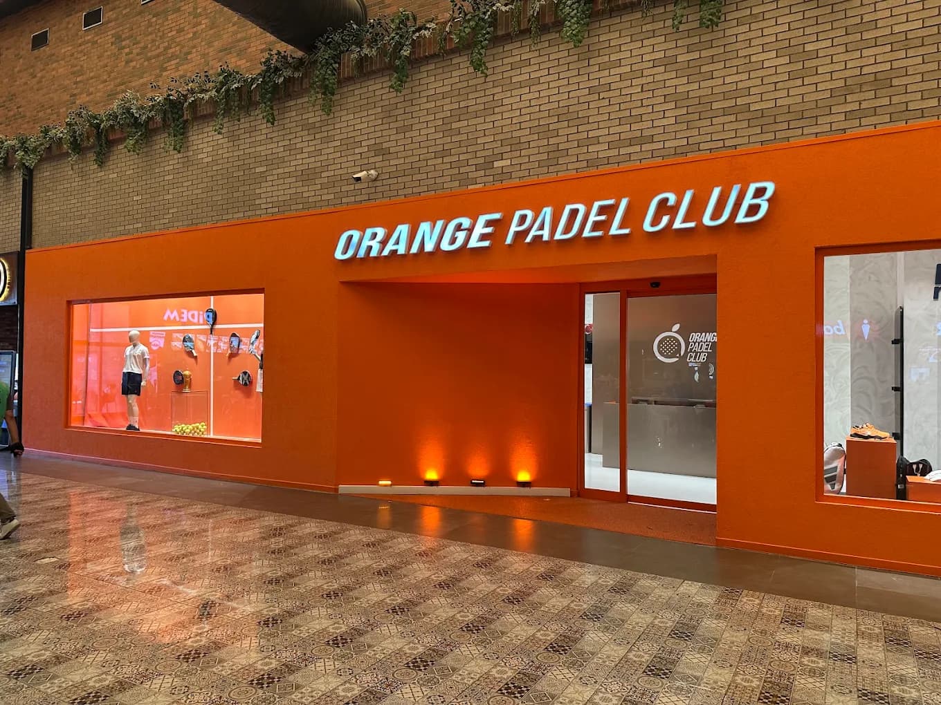 Orange Padel Club padel kortu